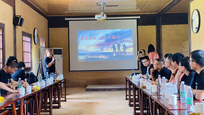 HiShop老兵营班会|千里驰骋不忘本,共聚一心齐向前