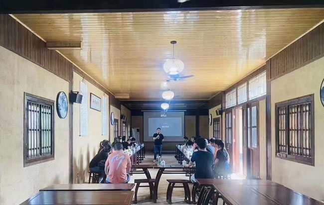 HiShop老兵营班会|千里驰骋不忘本,共聚一心齐向前