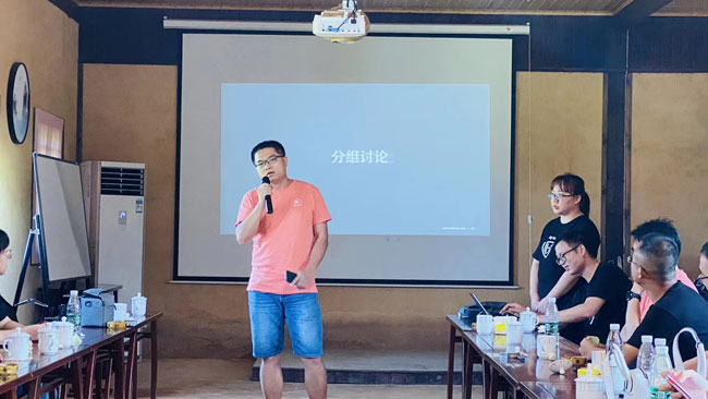 HiShop老兵营班会|千里驰骋不忘本,共聚一心齐向前
