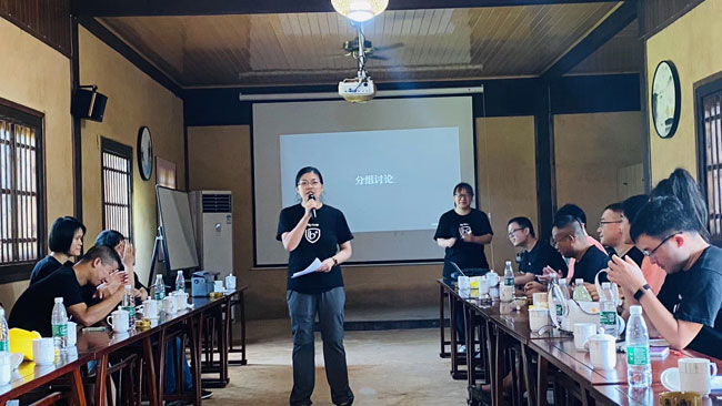 HiShop老兵营班会|千里驰骋不忘本,共聚一心齐向前