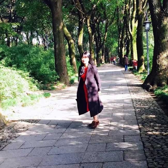 人物|谭静,在人群中,当一只耳朵,一双眼睛